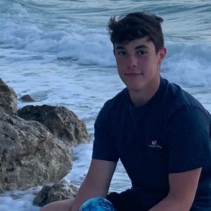 Meet your Posher, Dominic